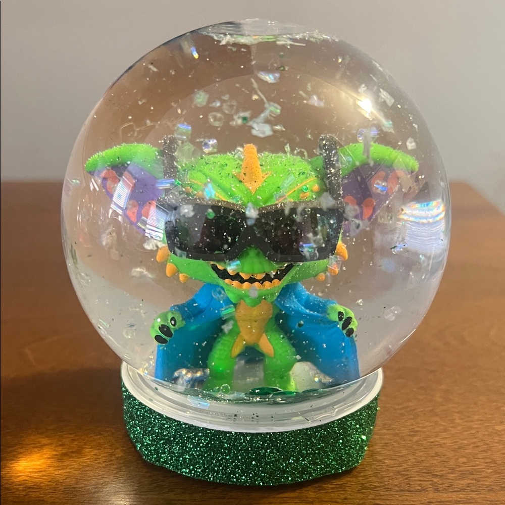 STRIPE Gremlins Snow Globe